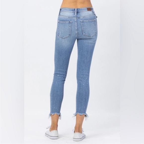 NWT Judy Blue Bleach Splash Mid Rise Shark Bite Skinny Jeans - Picture 6 of 14